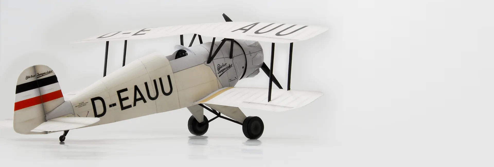 Papiermodell der Bücker 133 Jungmeister D-EAUU